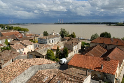 Bourg-sur-Gironde, vue générale