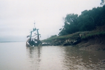En longeant l'île de Patiras